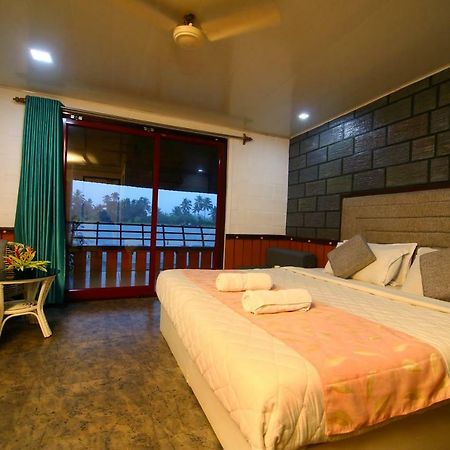 Green Palace Ayurveda Resort, Alleppey Alappuzha Exterior photo